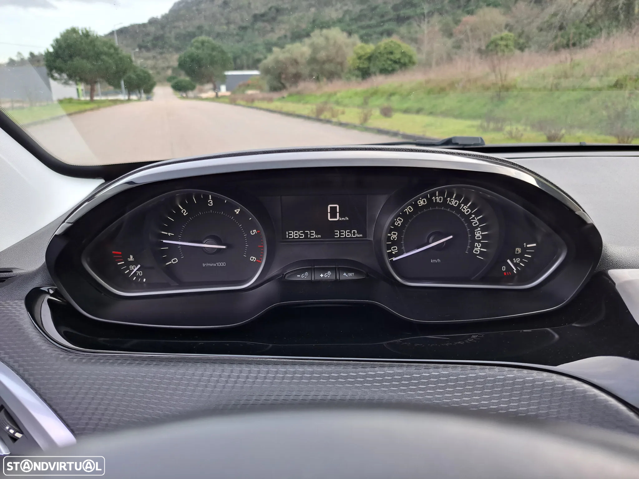 Peugeot 208 1.6 BlueHDi Style - 18