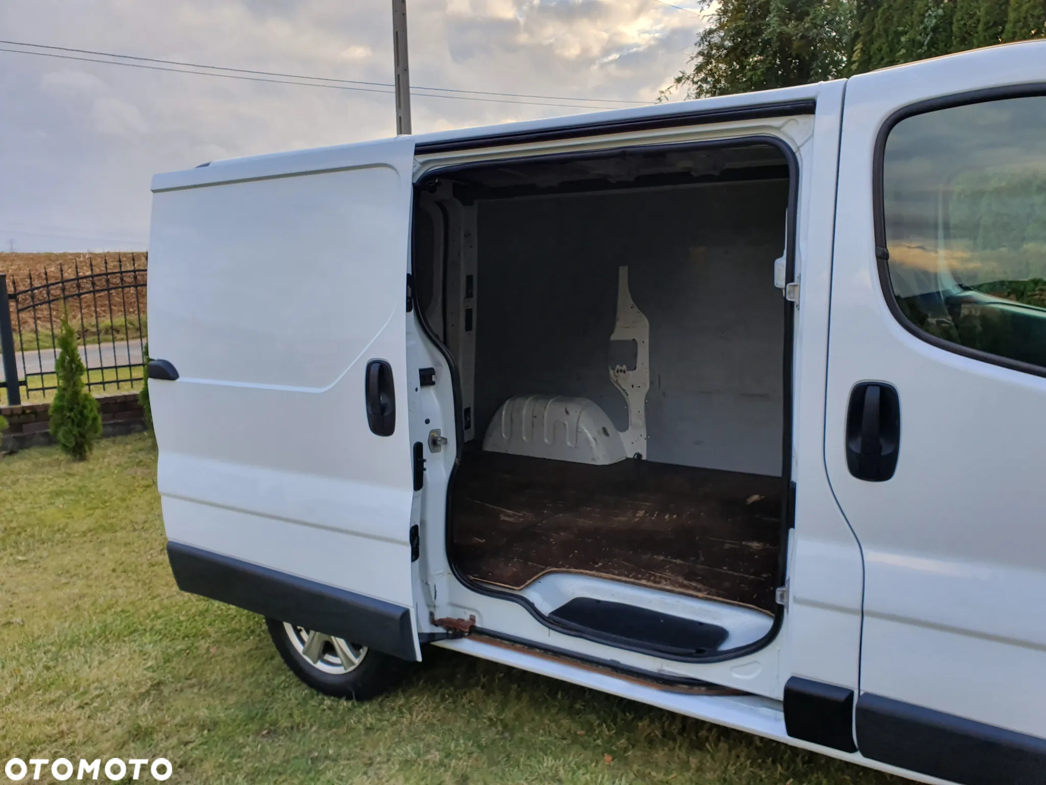 Renault Trafic - 11