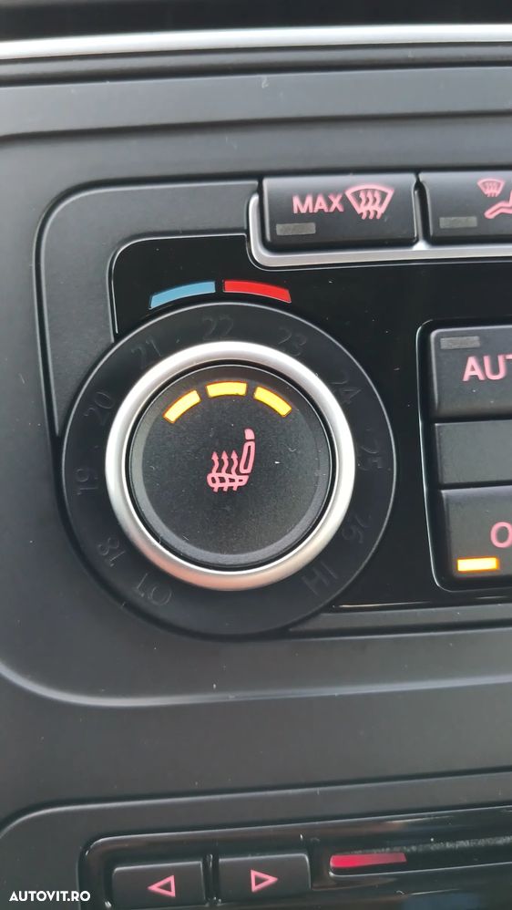 Volkswagen Touran - 11