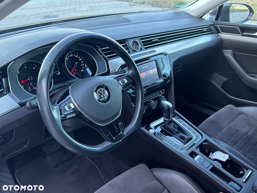 Volkswagen Passat 2.0 TDI BMT Highline - 23