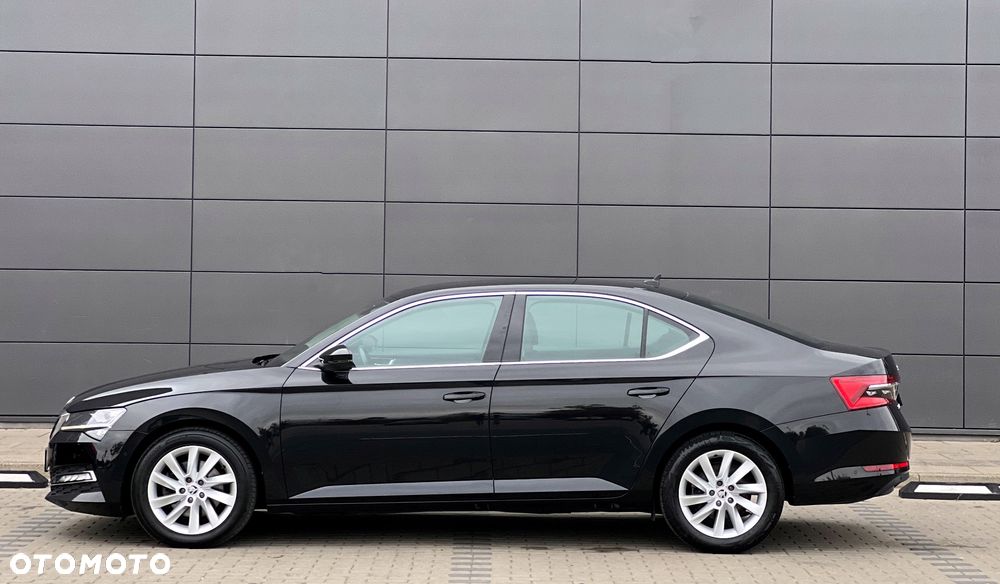 Skoda Superb 2.0 TDI DSG Premium Edition - 9