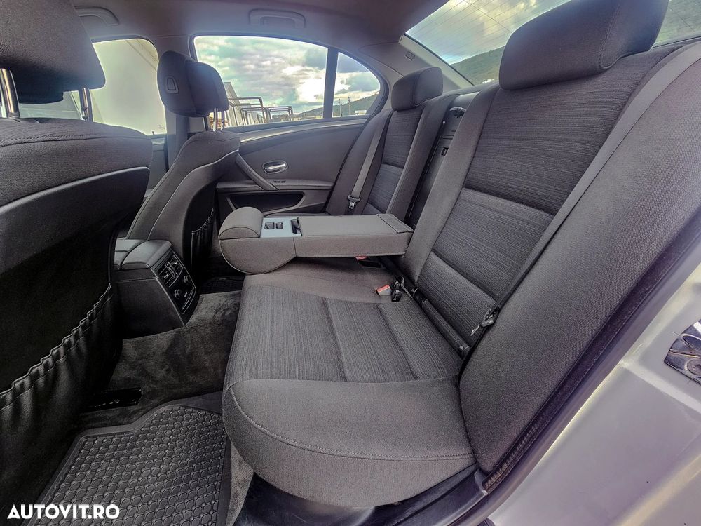 BMW Seria 5 520d Edition Exclusive - 11