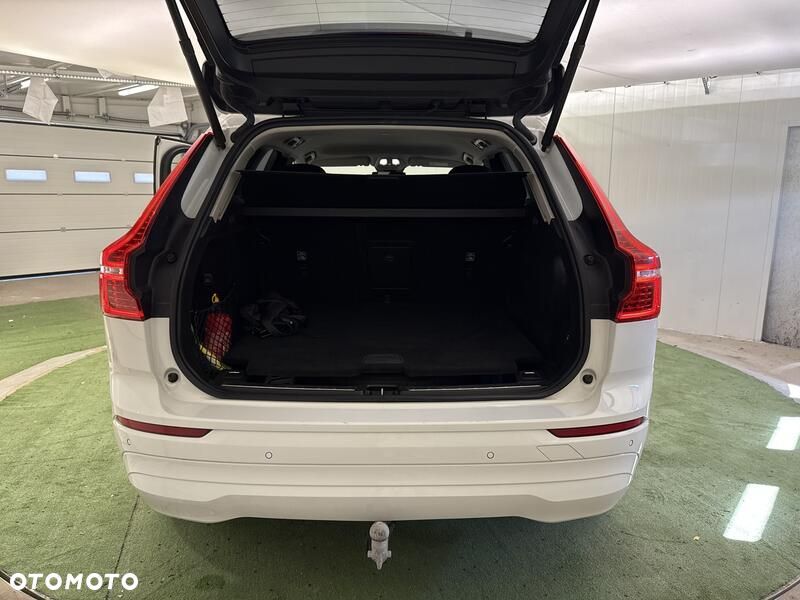 Volvo XC 60 B4 B Momentum Pro - 22