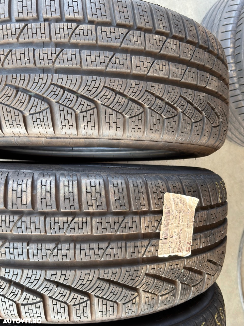 Vând 4 anvelope 235/50/19 pirelli de iarnă ca noi - 5