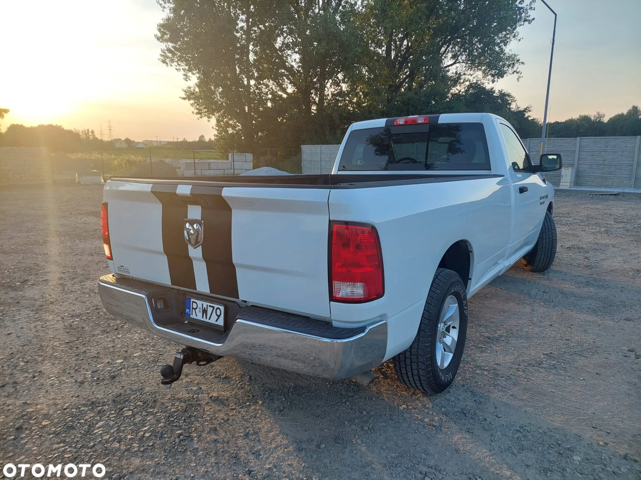 Dodge RAM 1500 5.7 4x4 - 8