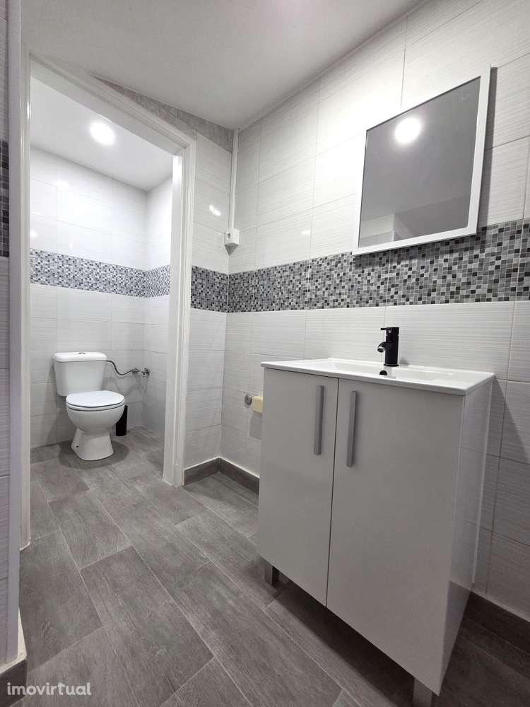 Alugo Espaço Comercial/ Armazém Sesimbra Vila - Grande imagem: 5/19