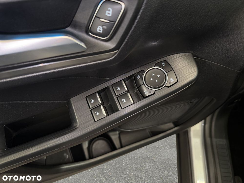 Ford Kuga - 31