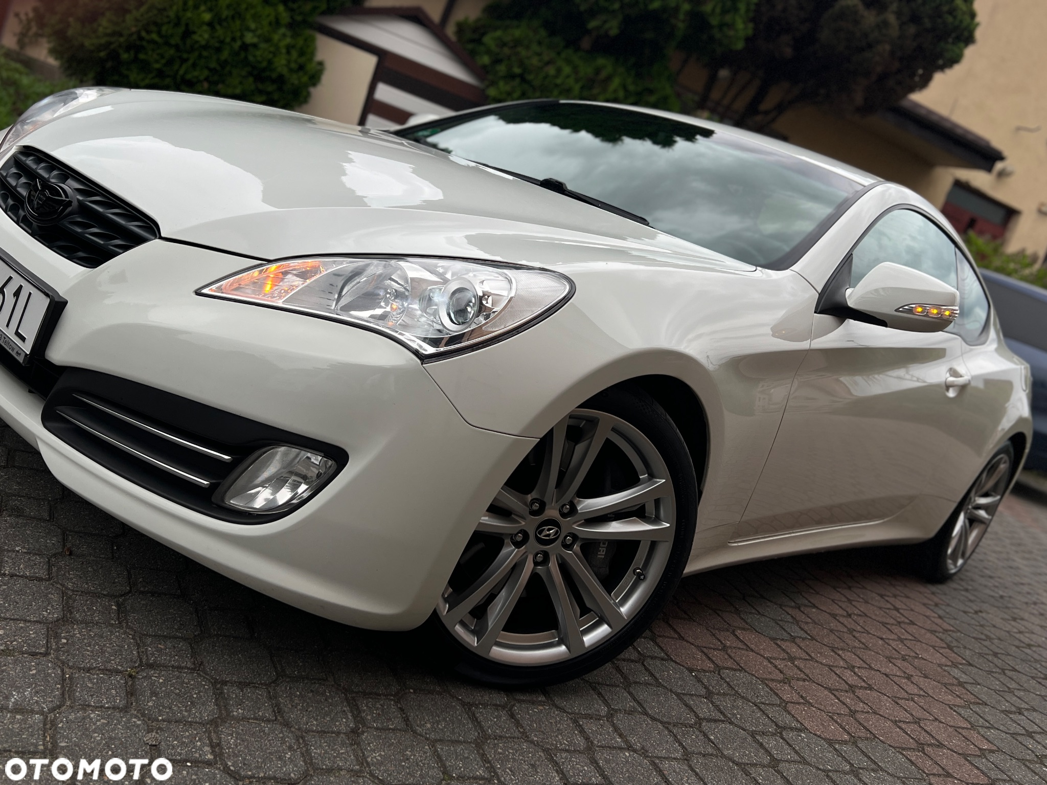 Hyundai Genesis Coupe - 13
