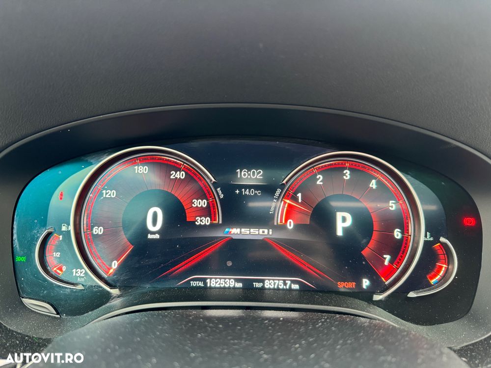 BMW Seria 5 520i Aut. M Sport Edition - 33