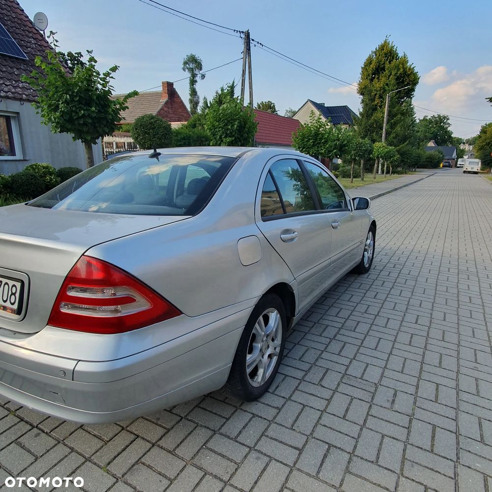 Mercedes-Benz Klasa C 180 Kompressor Automatik Classic - 4