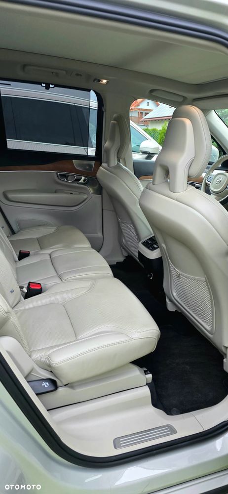 Volvo XC 90 - 9