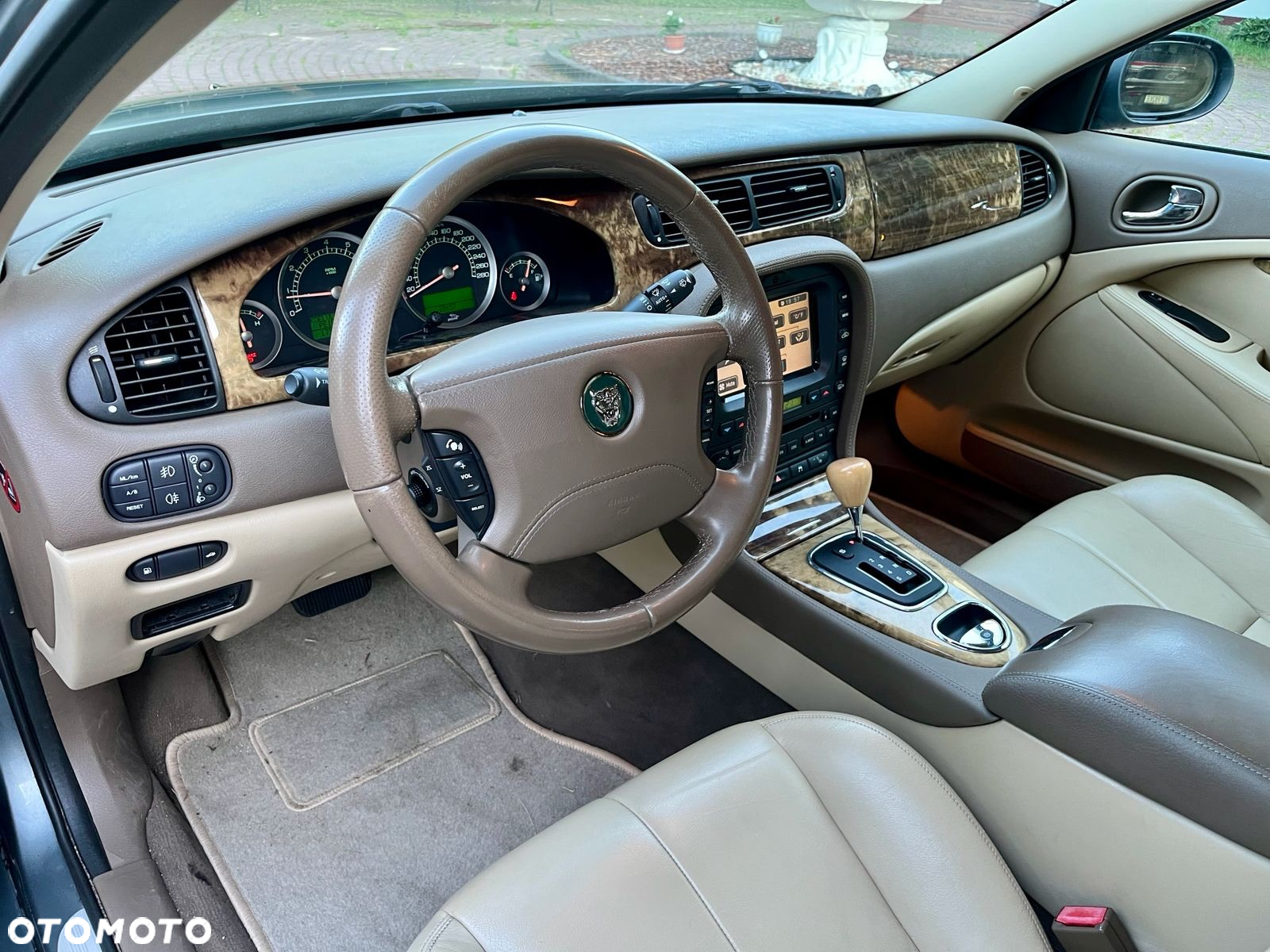 Jaguar S-Type 2.5 V6 Executive - 11