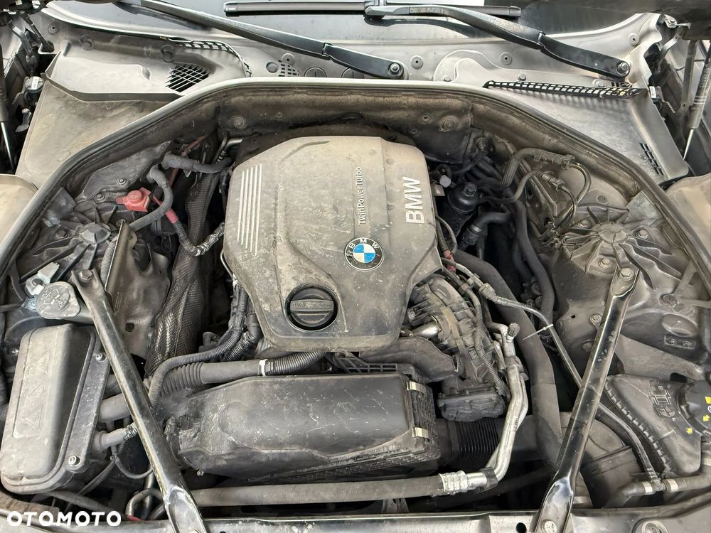 BMW Seria 5 520d xDrive - 25