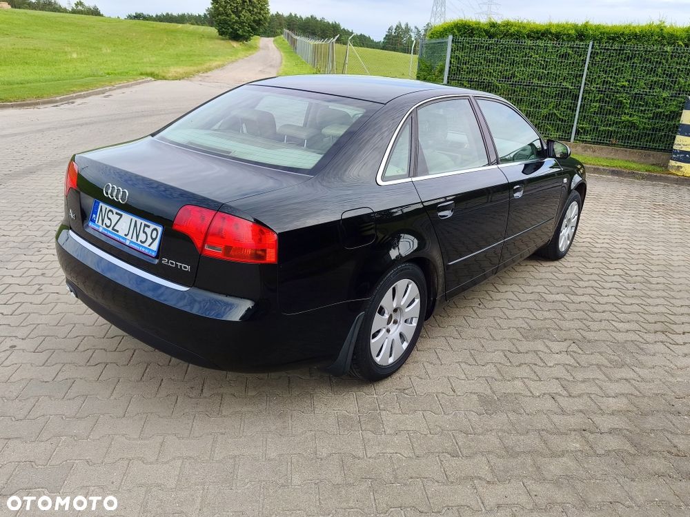 Audi A4 Limousine - 3