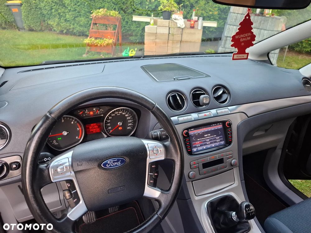 Ford S-Max - 16