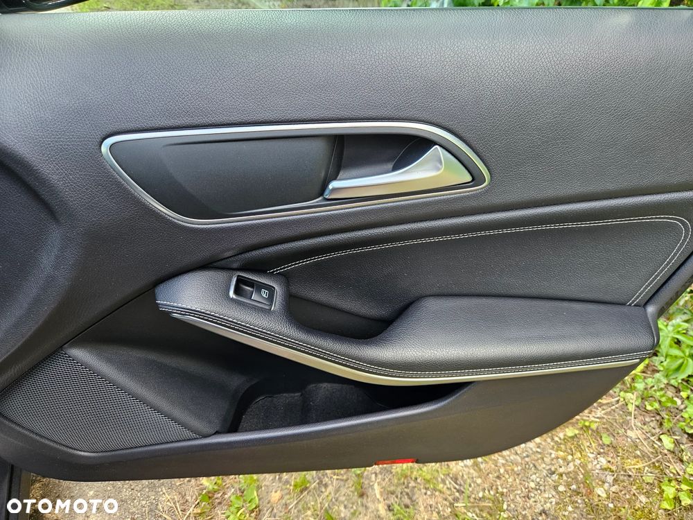 Mercedes-Benz GLA 250 7G-DCT Activity Edition - 32