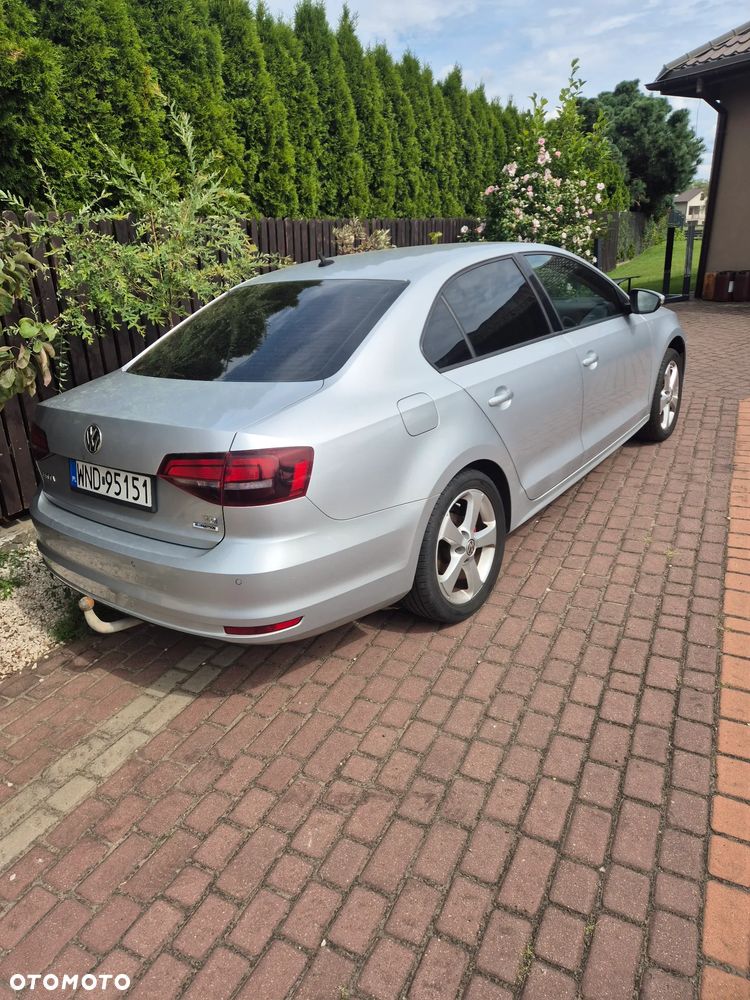 Volkswagen Jetta 2.0 TDI DPF BMT Trendline - 3