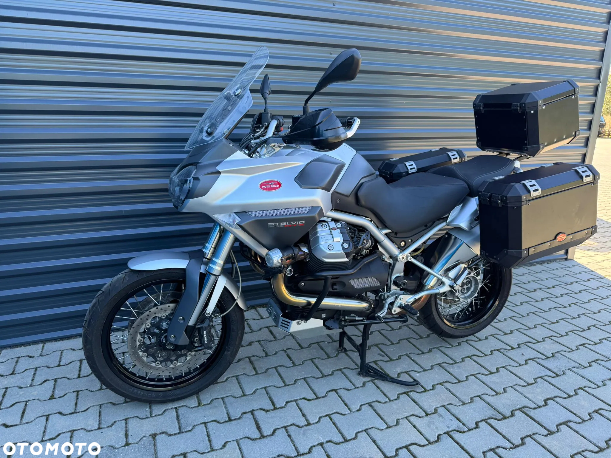 Moto Guzzi Stelvio - 5