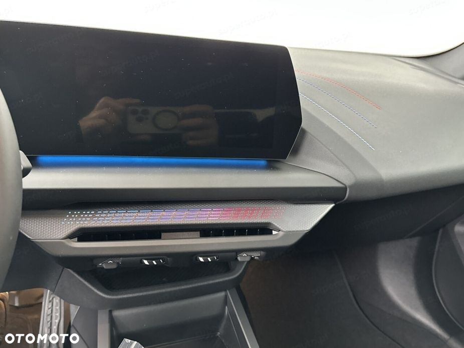 BMW Seria 2 220d mHEV - 11
