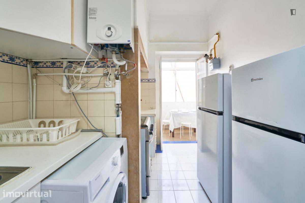 Quarto - localizado em Entrecampos Lisbon - Grande imagem: 2/35