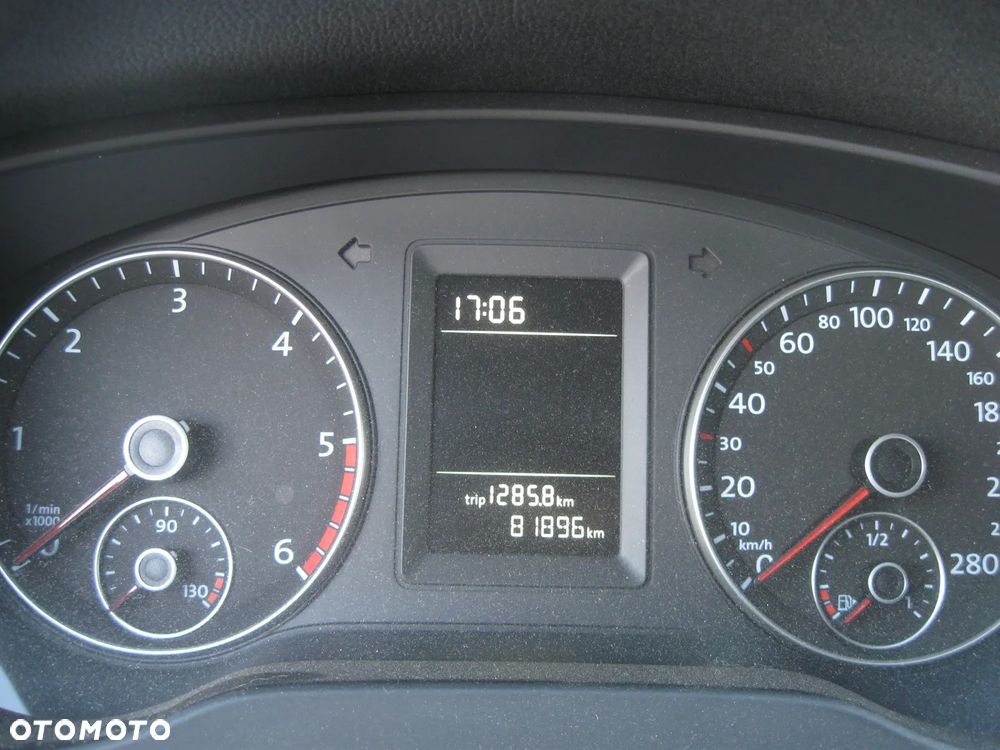 Volkswagen Jetta 1.6 TDI Comfortline - 11