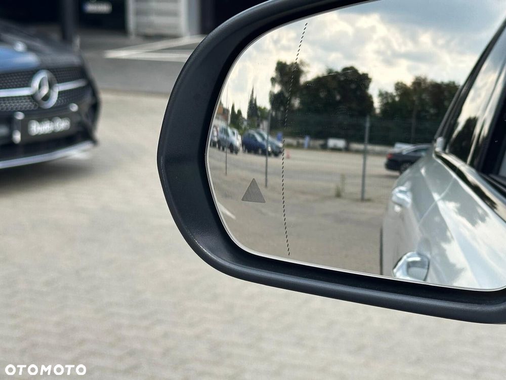 Mercedes-Benz GLB - 15