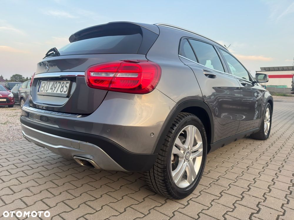 Mercedes-Benz GLA - 36