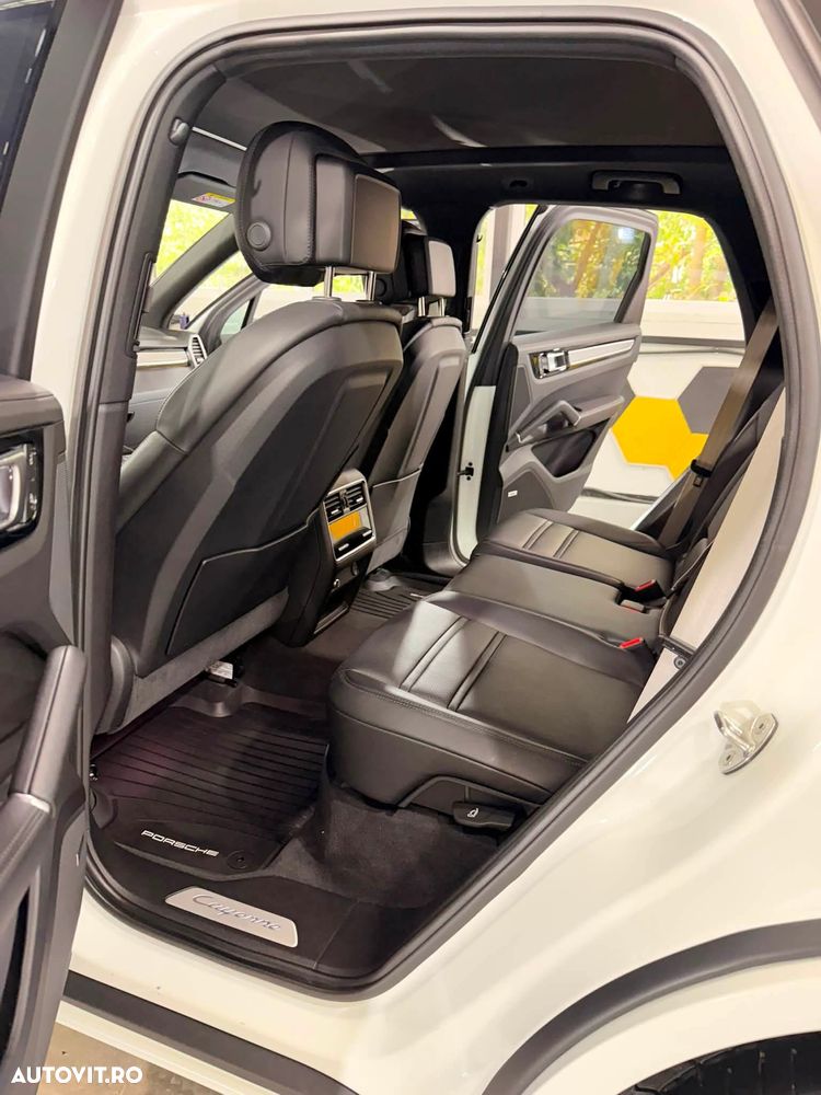 Porsche Cayenne E-Hybrid - 10