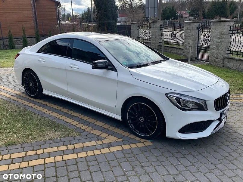 Mercedes-Benz CLA 180 AMG Line - 11