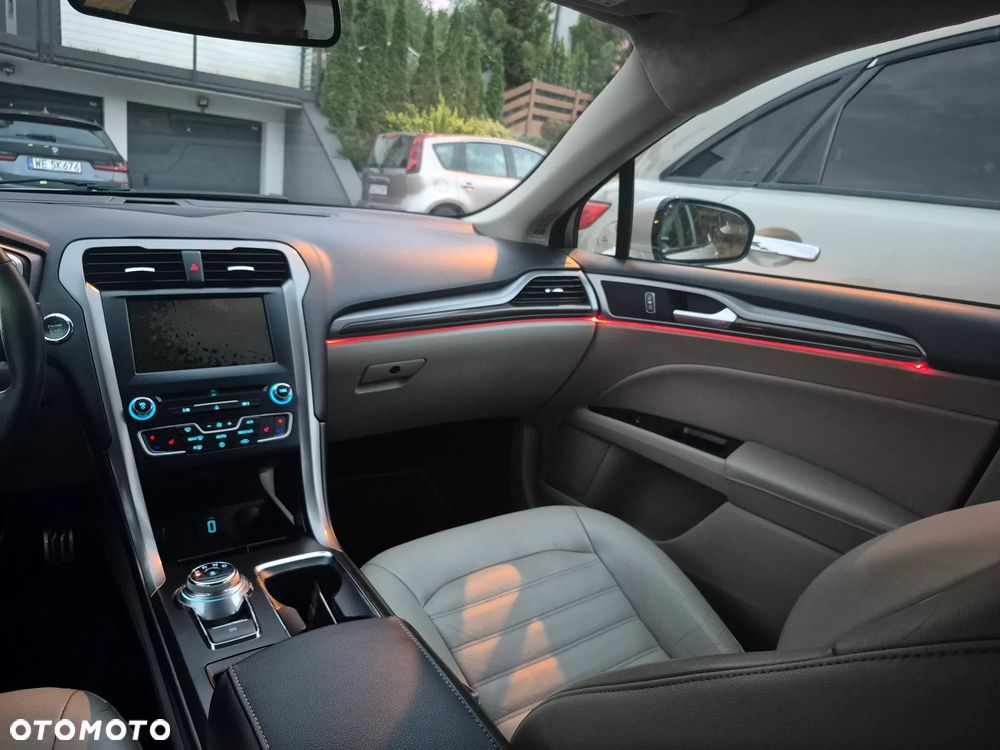 Ford Fusion - 39