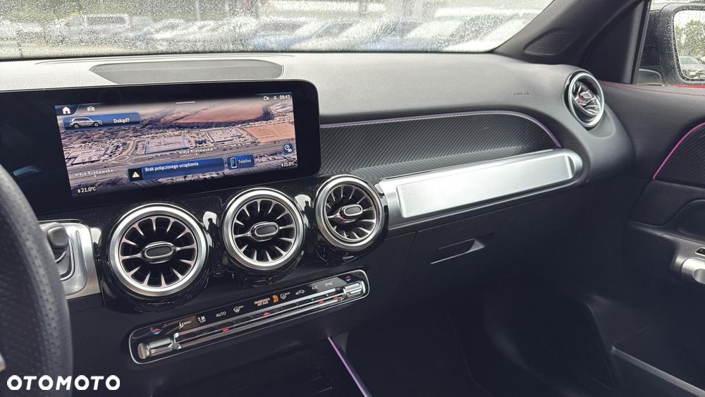 Mercedes-Benz GLB - 12