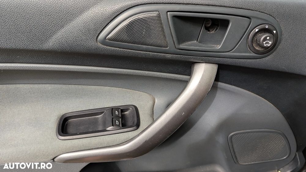 Ford Fiesta 1.25i Ambiente - 14