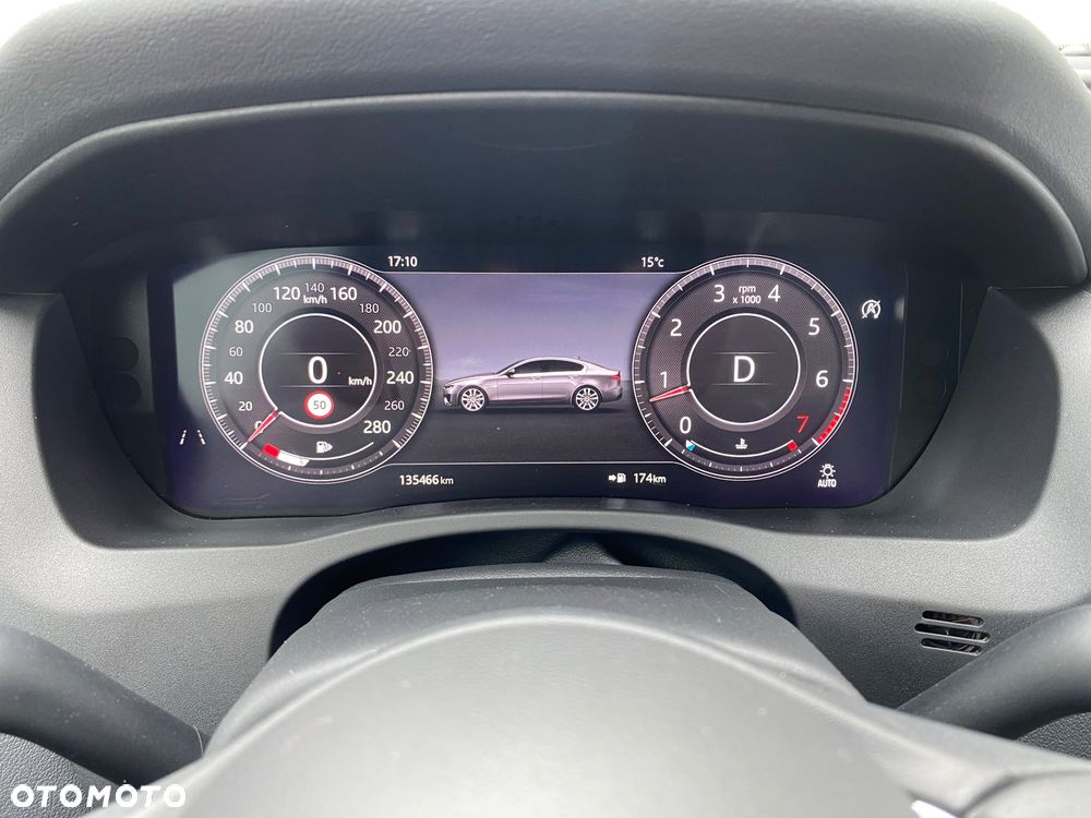 Jaguar XE P300 AWD R-Dynamic HSE - 40