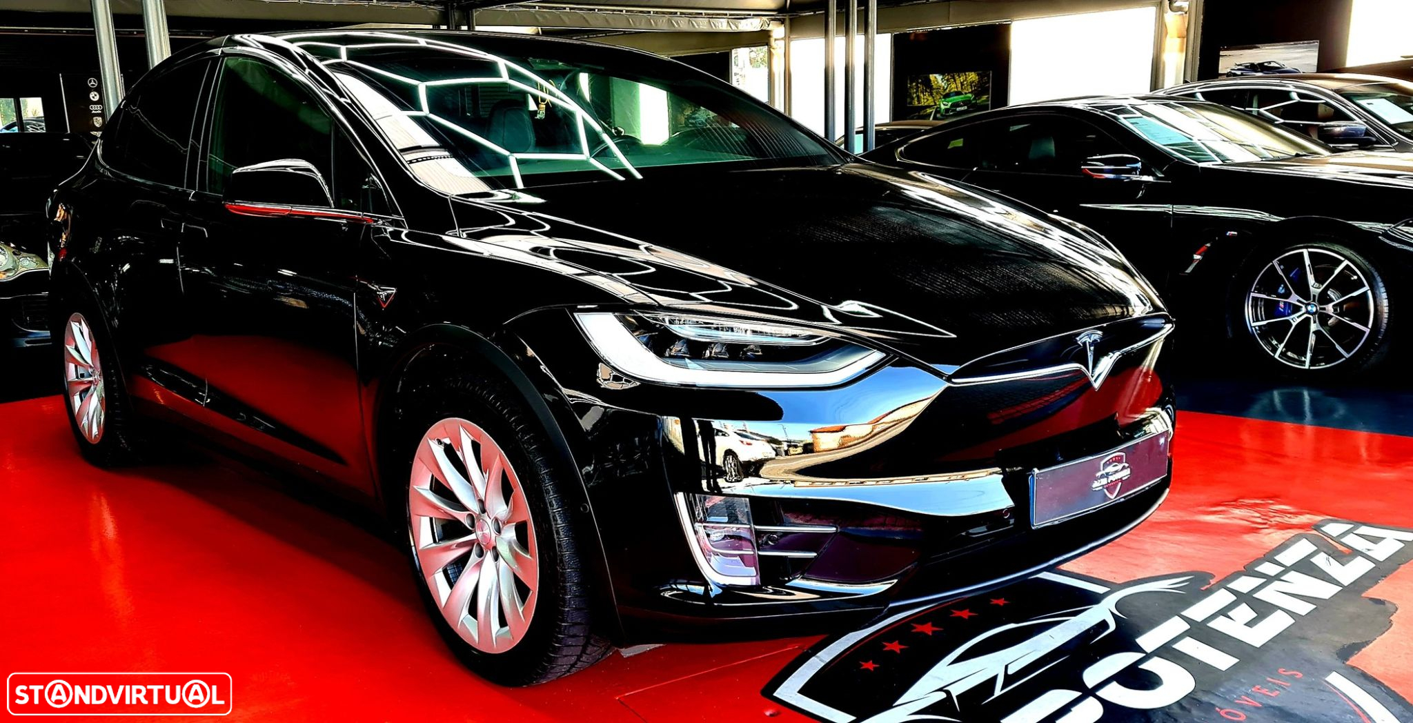 Tesla Model X - 3
