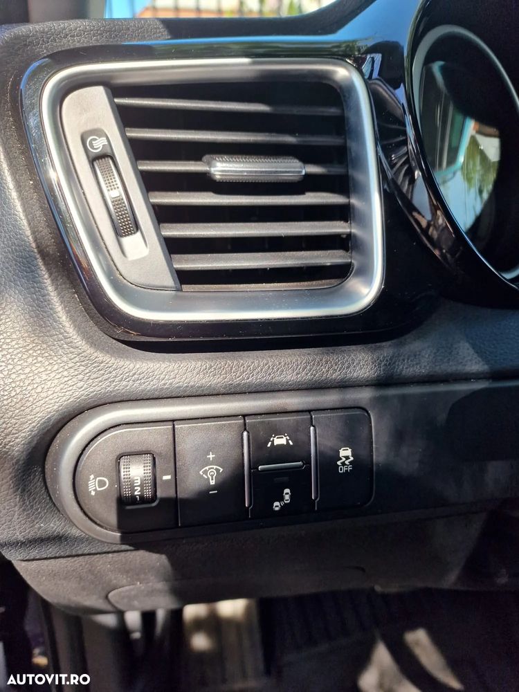 Kia Ceed SW 1.6 CRDi DCT Platinum Edition - 19