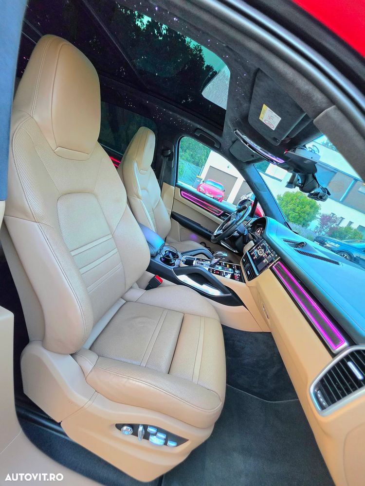Porsche Cayenne Turbo - 10