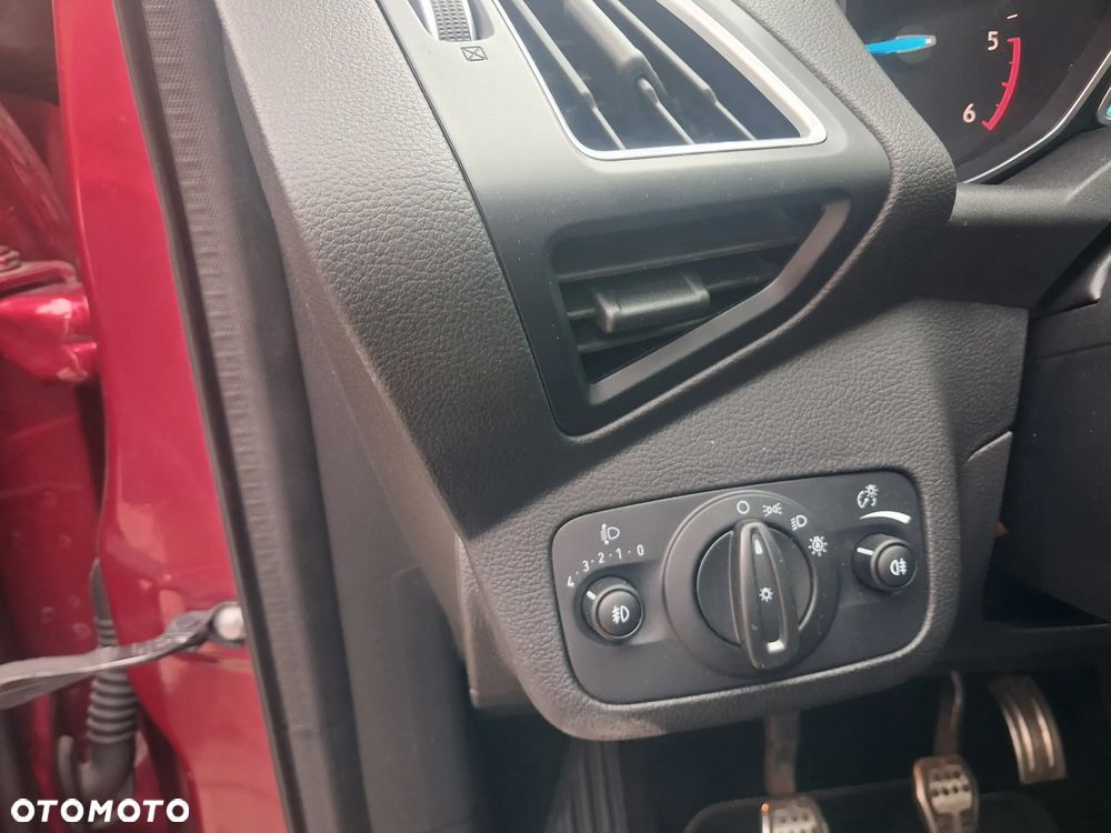 Ford Kuga 1.5 TDCi 2x4 ST-Line - 31
