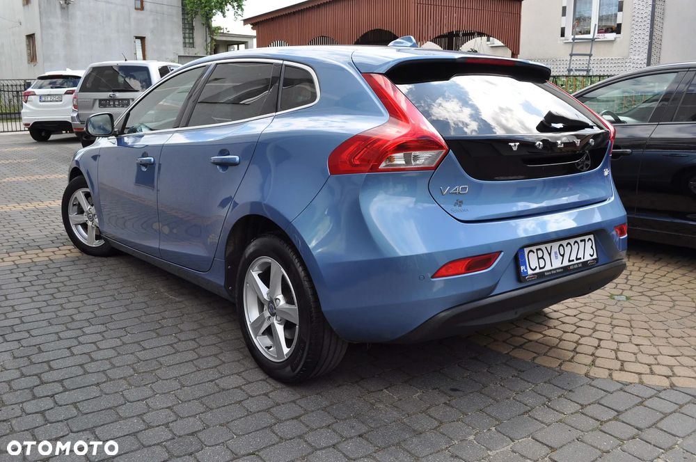 Volvo V40 T2 Momentum - 7