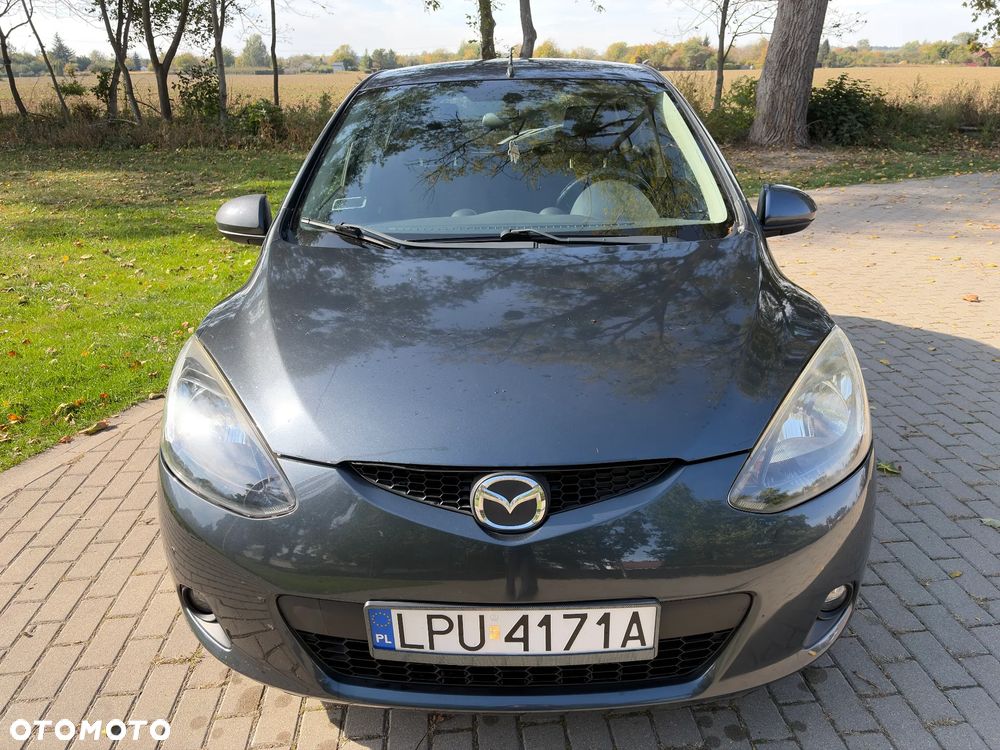 Mazda 2 2010 photo 3