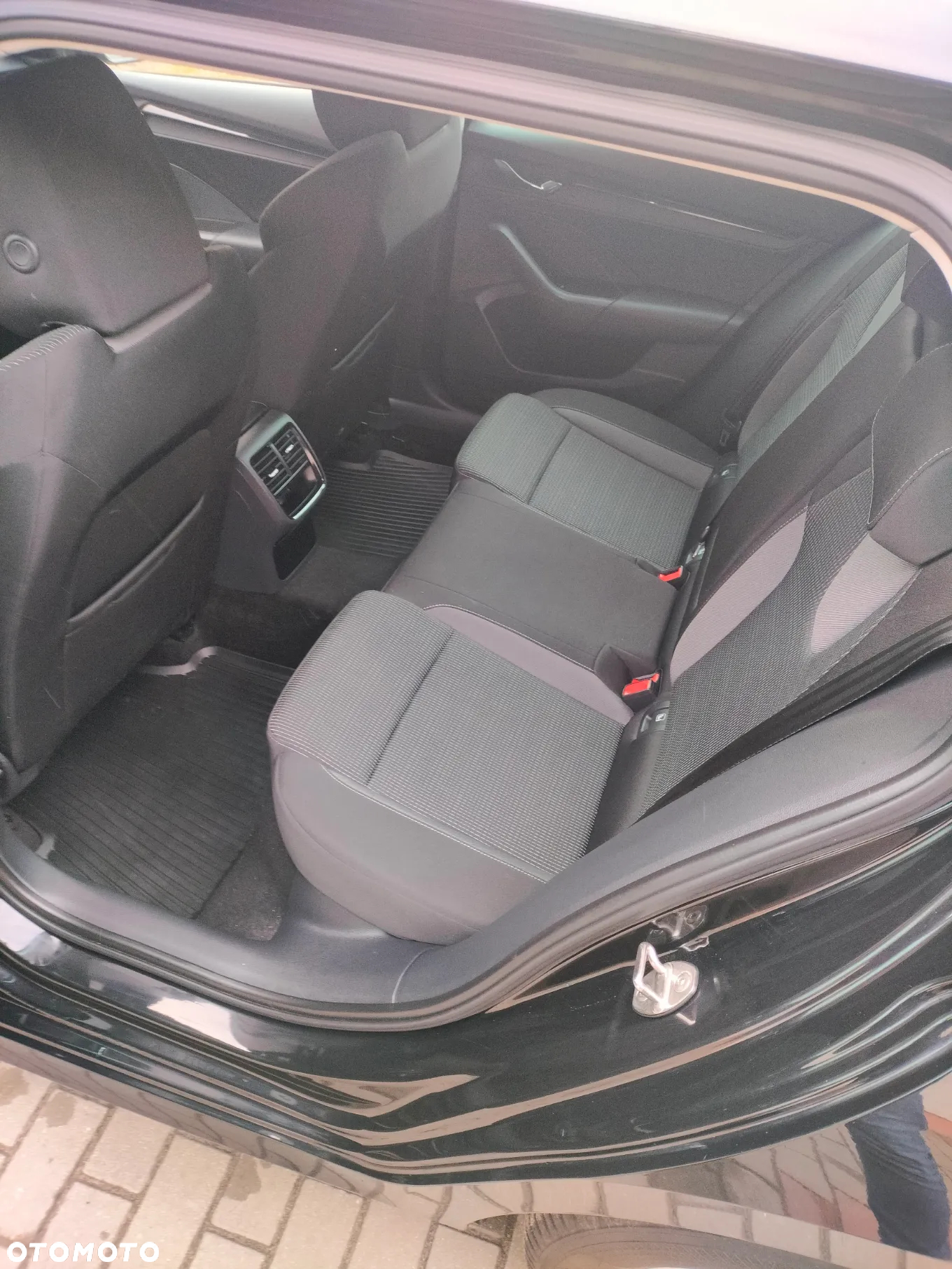 Skoda Octavia Combi 2.0 TDI DSG Style - 18