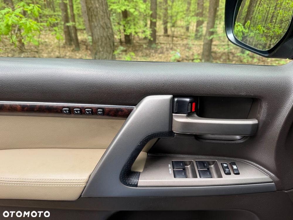 Toyota Land Cruiser LC 4.5 D-4D Prestige Platinium 7os - 17