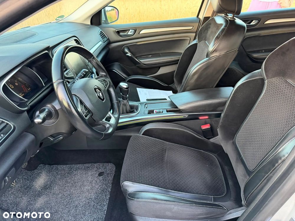 Renault Megane 1.2 16V TCe Energy Bose - 11