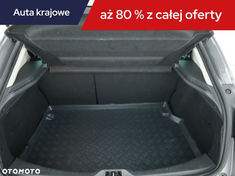 Volvo V40 - 24