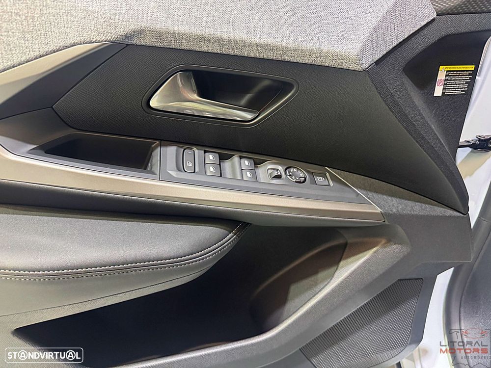 Peugeot 5008 1.2 Hybrid Allure e-DCS6 - 18