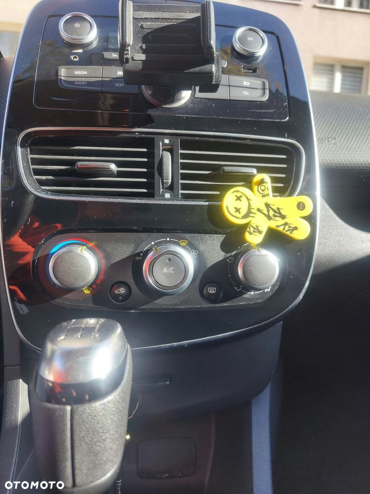 Renault Clio - 12