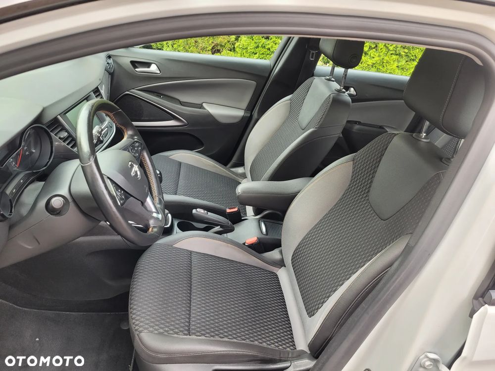 Opel Crossland X 1.2 T Design Line S&S - 13