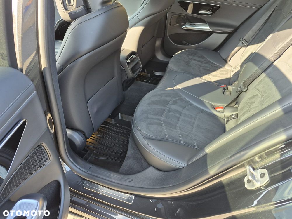 Mercedes-Benz Klasa E 220 d mHEV AMG 9G-Tronic - 12