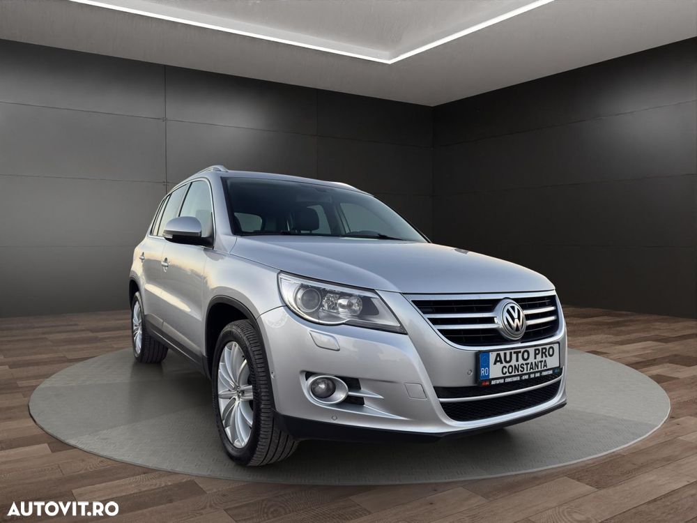 Volkswagen Tiguan - 2