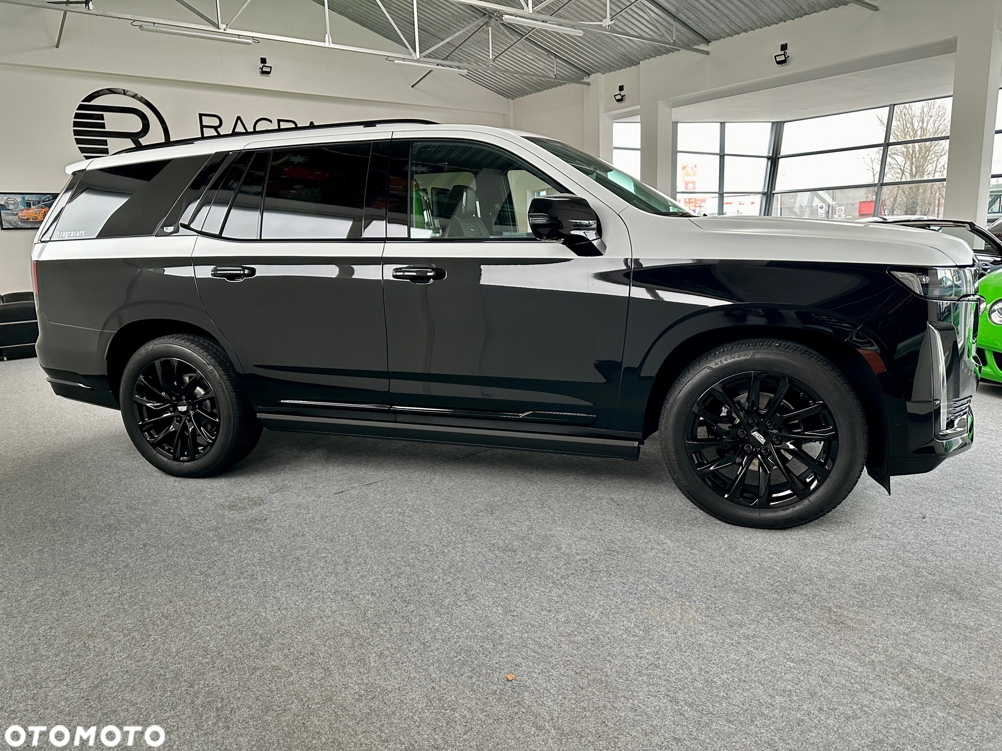 Cadillac Escalade 6.2 V8 AWD AT Platinum - 10
