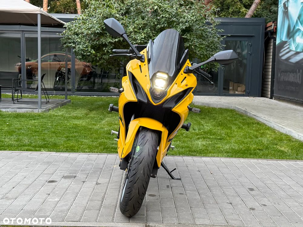 Suzuki GSX - 18